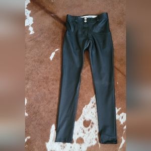 FREDDY by Livify Vegan leather pants